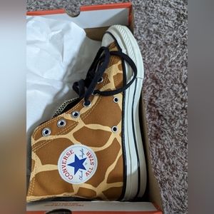 NIB Women's Converse Chuck Taylor Giraffe Size 9.5